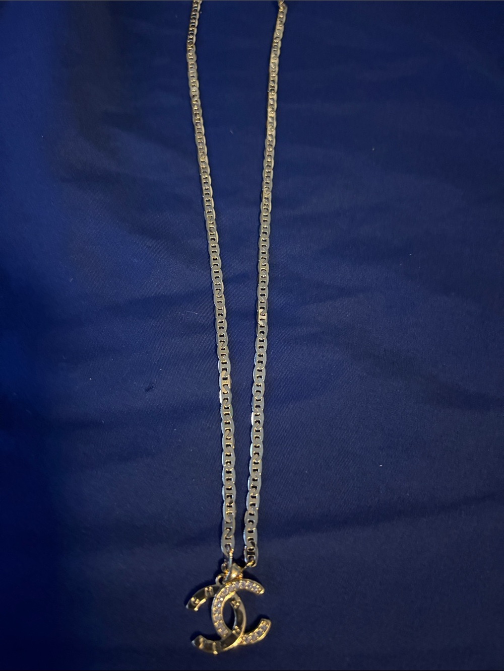 FASHION Gold Double-C Logo Pendant Necklace - Elegant Women’s Jewelry